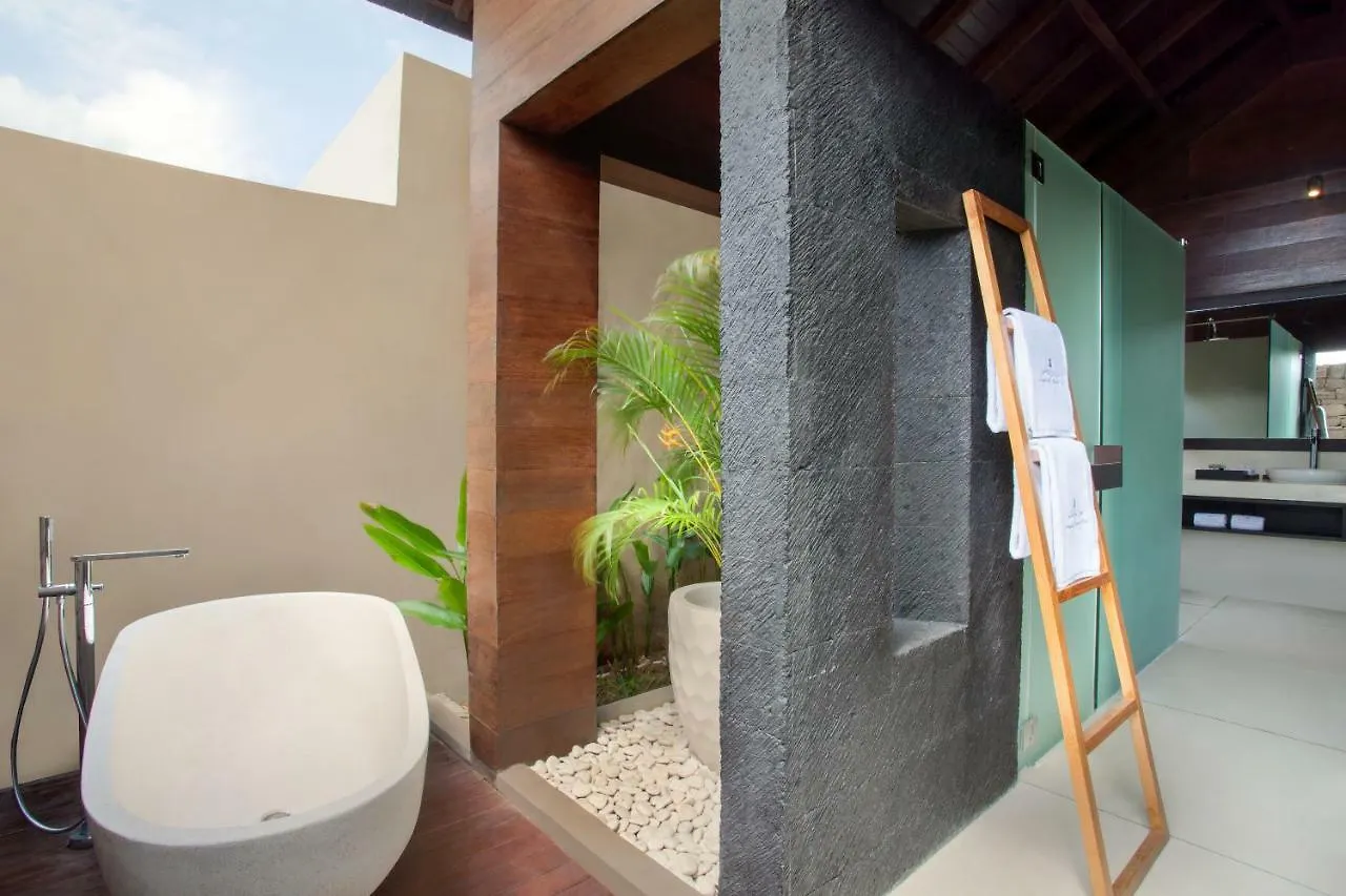 Wyndham Dreamland Resort Bali Uluwatu 5*,